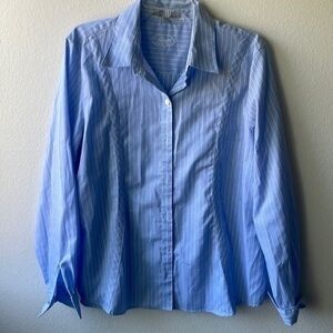 Foxcroft top button up light blue pinstriped wrinkle free size 18 Career